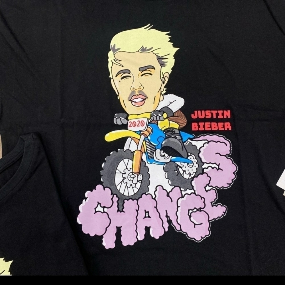 𝅺JUSTIN Bieber 2020 Changes Tour Crop Graphic Tee in Black - Picture 3 of 9